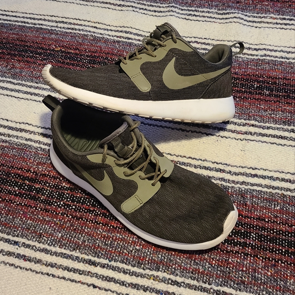 Nike Roshe shoes